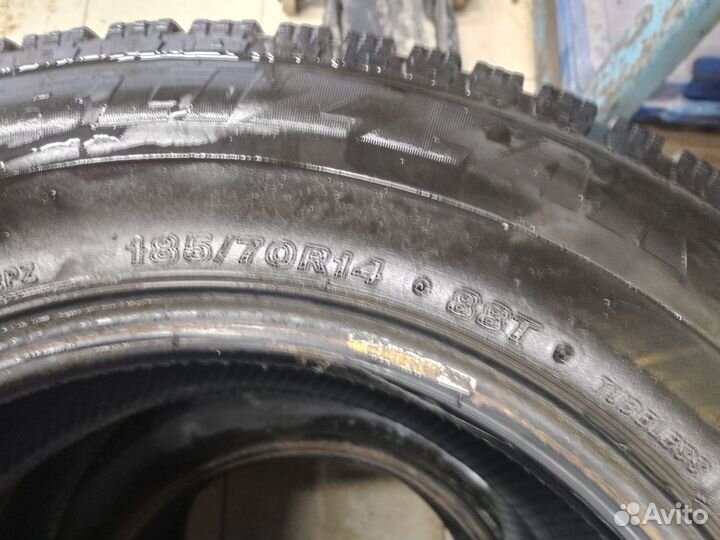 Bridgestone Blizzak Spike-02 185/70 R14