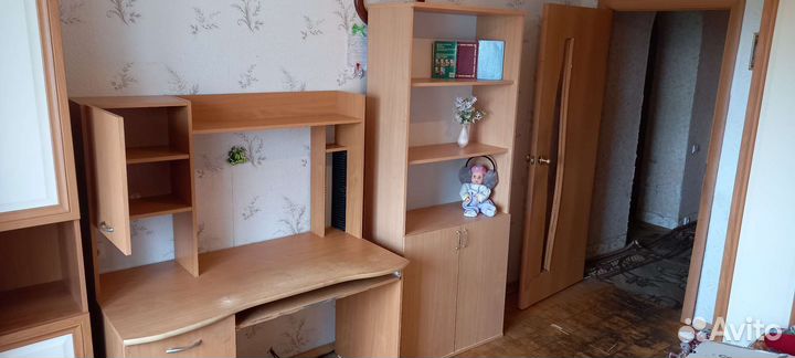 Компьютерный стол и гарнитура