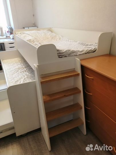 Двухярусная кровать бу с матрасами