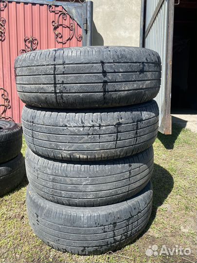 Michelin 4X4 A/T 215/70 R16