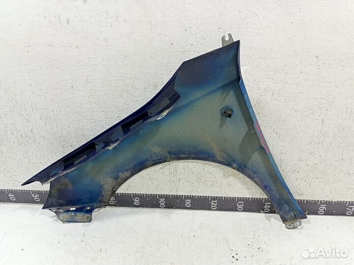 Крыло переднее правое