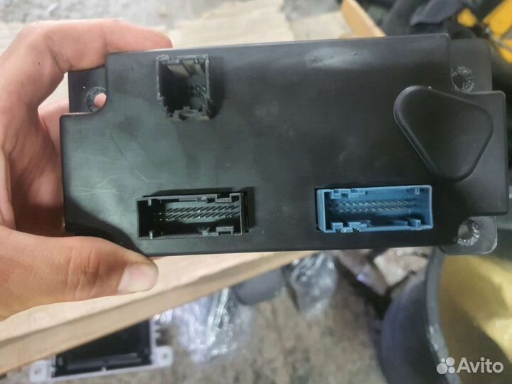 Блок управления кондиционера infiniti qx56 2008