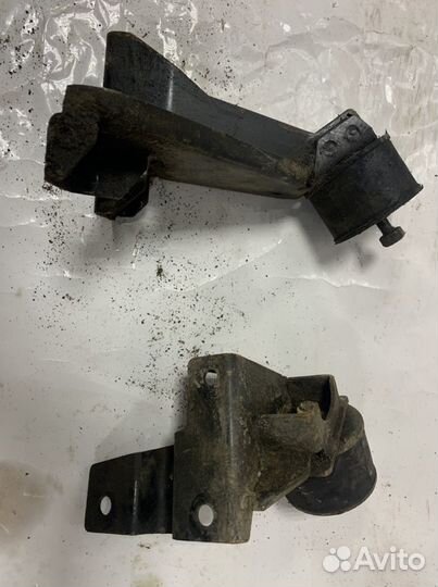 Опора (подушка ) двигателя Нива Шевроле