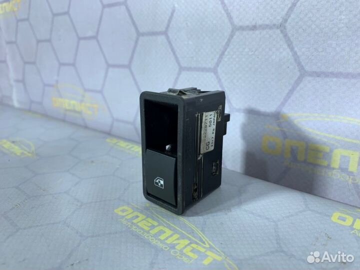 Кнопка стеклоподъемника задняя Opel Astra H 2008