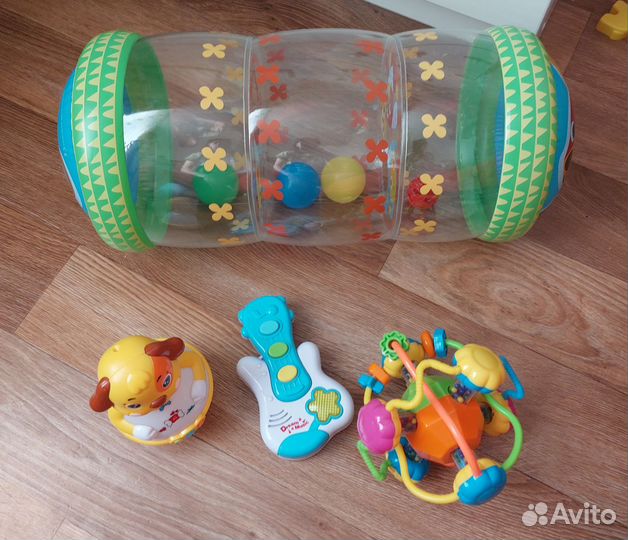 Развивающие игрушки для малышей пакетом