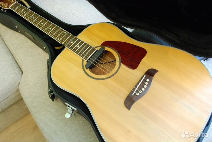 Акустическая гитара мастер В.Новиков (2010г)
