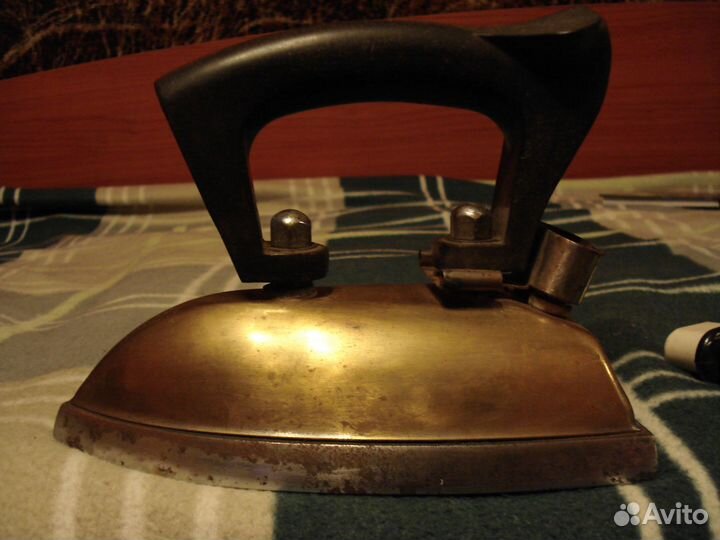 Древний утюг