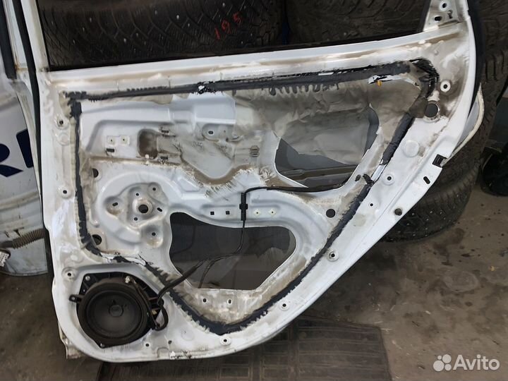 Дверь задняя правая kia rio 3 оригинал