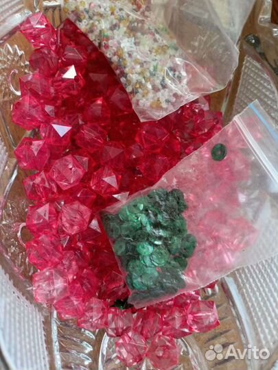 Набор для рукоделия(бусины биссер паетки)