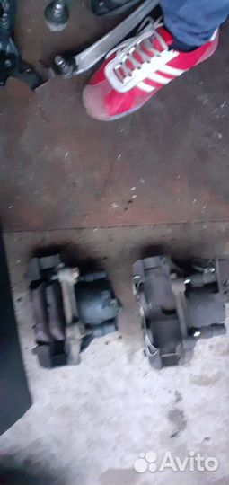 Передние суппорта Volkswagen Passat Пассат B5+