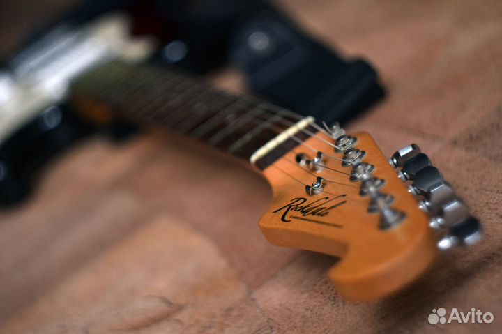 Гитара Rockdale + струны