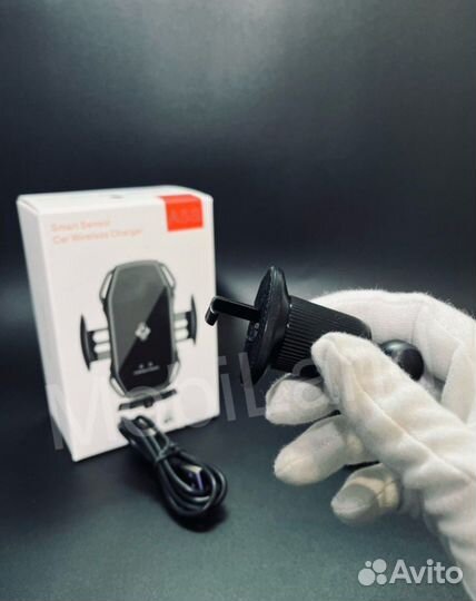 Умный держатель в авто с беспроводной зарядкой
