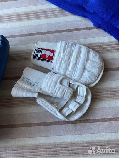 Боксерские перчатки