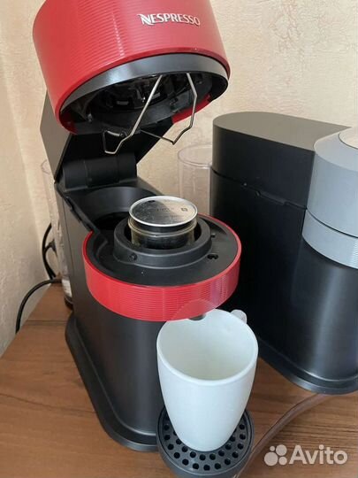 Капсульная кофемашина Nespresso Vertuo Next GCV1