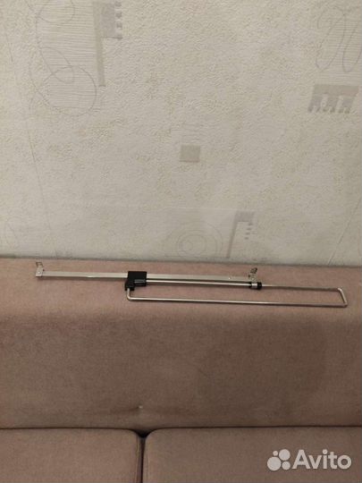 Кронштейн выдвижной для вешания одежды