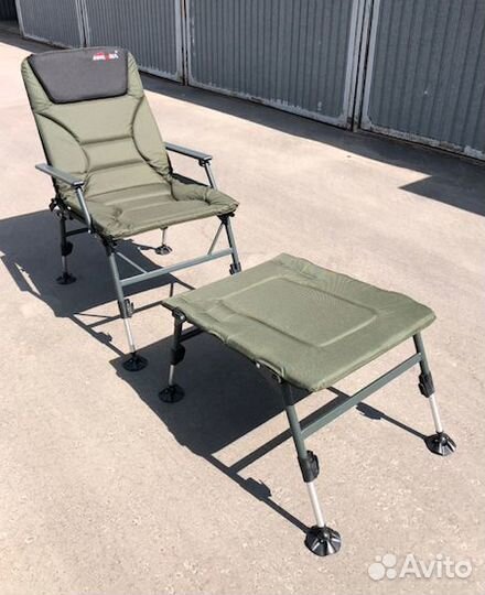 Карповое кресло с подставкой