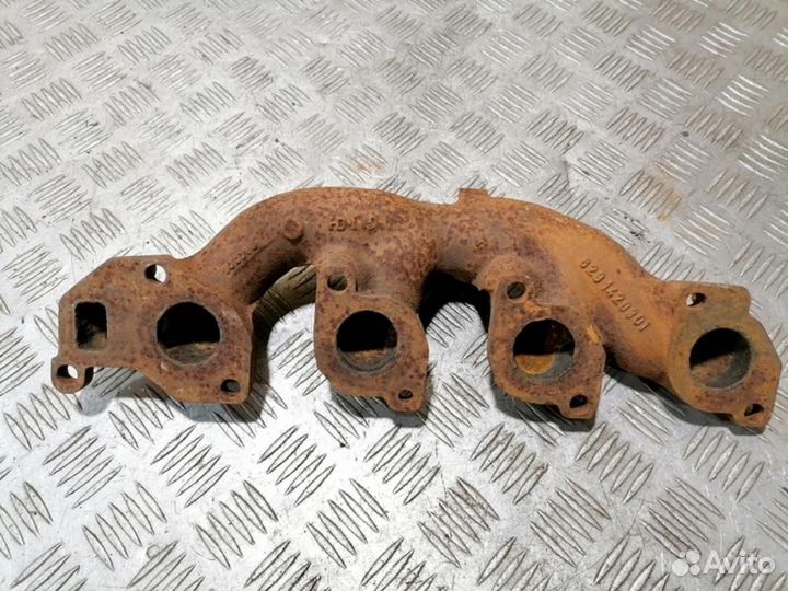 Коллектор выпускной Ml 164