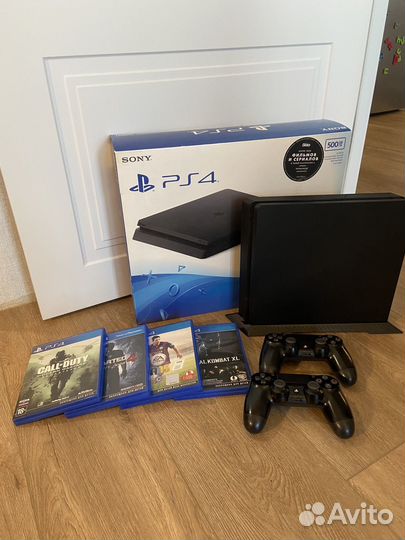 Sony PS4 slim 500gb 2 геймпада и 4 игры