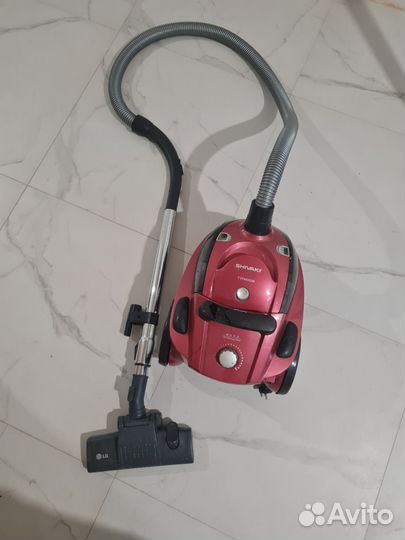 Пылесос Shivaki SVC-1748R, 1800Вт