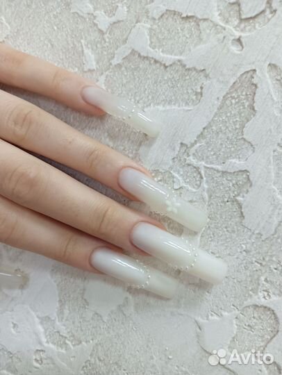 Модель на наращивание ногтей