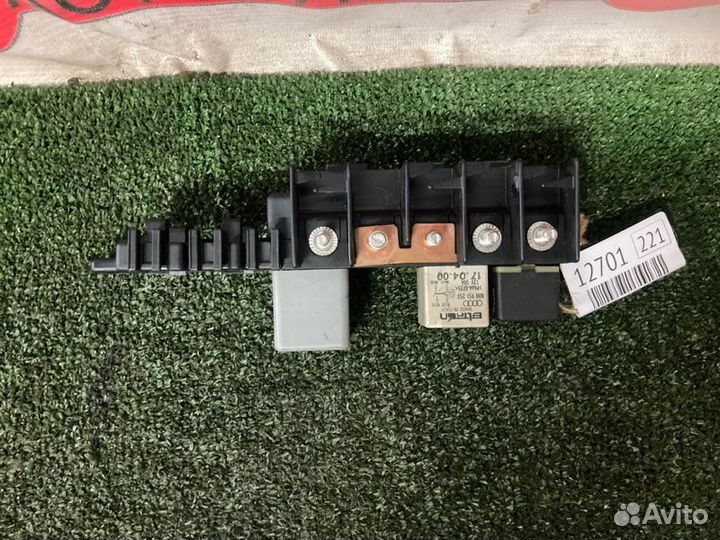 Блок предохранителей салонный Audi A6 4B2 AGA 1998