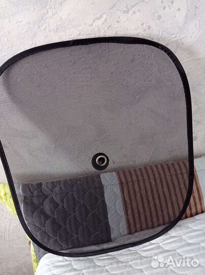 Сетка защита стекла от солнца в автомобиле