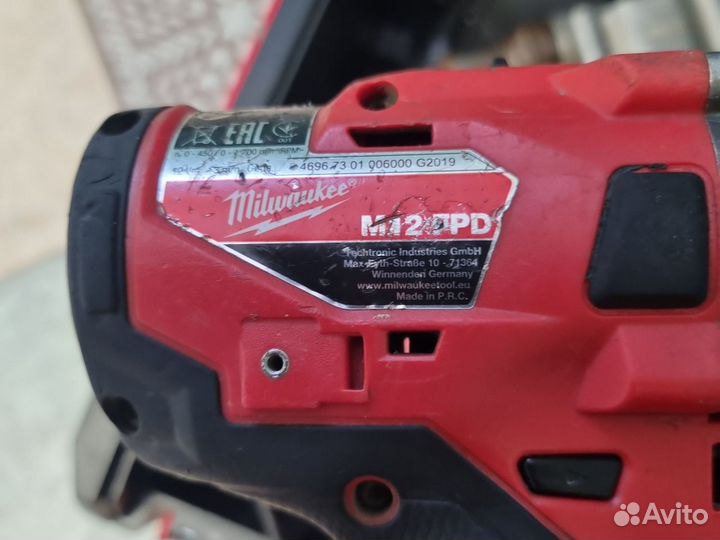 Заклепочник Milwaukee M12+ ударный шуруповерт