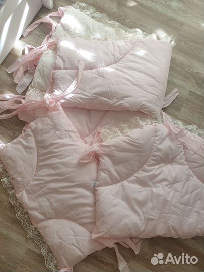 Бортики в детскую кроватку для девочки