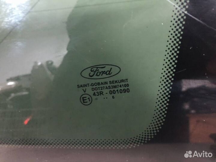 Стекло кузовное глухое правое Ford C-MAX 2003-2010