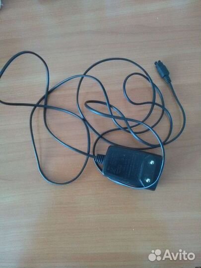 Адаптер / зарядное устройство Sony Ericsson