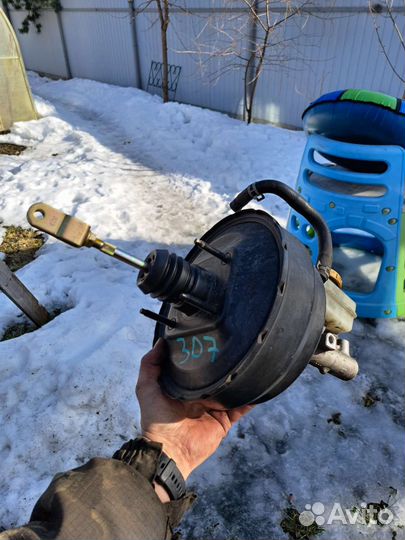 Главный тормозной цилиндр Subaru Impreza