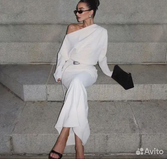Платье белое длинное