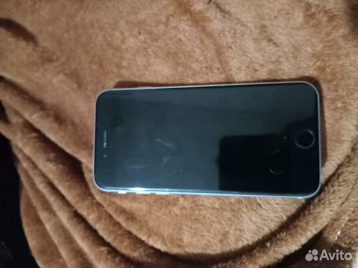 Телефон iPhone 6s