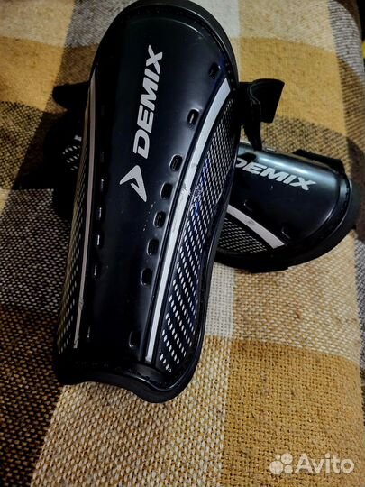 Щитки футбольные детские