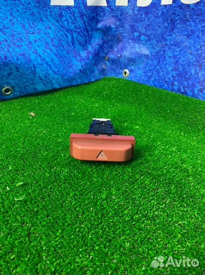 Кнопка аварийной сигнализации Nissan X-Trail T30