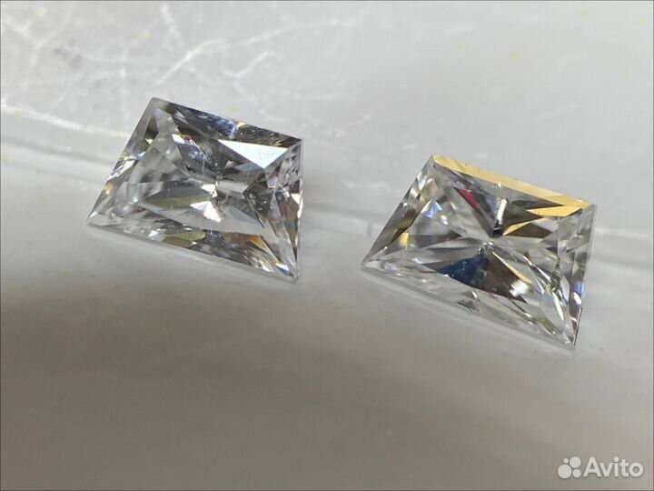 Бриллианты в огранке Трапеция 0.32 ct