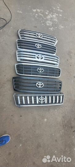 Решётка радиатора Toyota Land Cruiser 100 оригинал