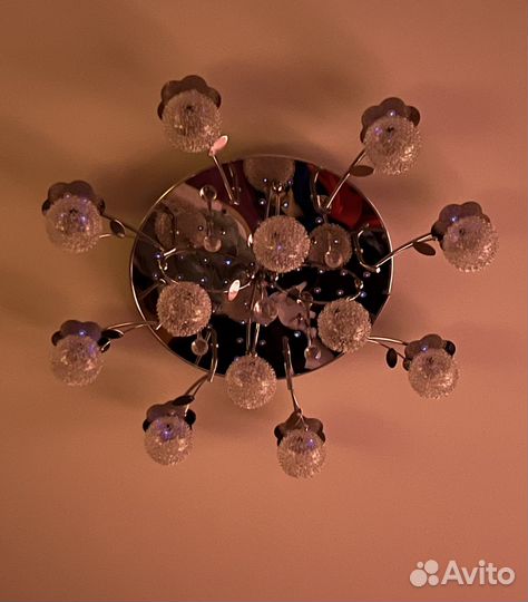 Продам люстру