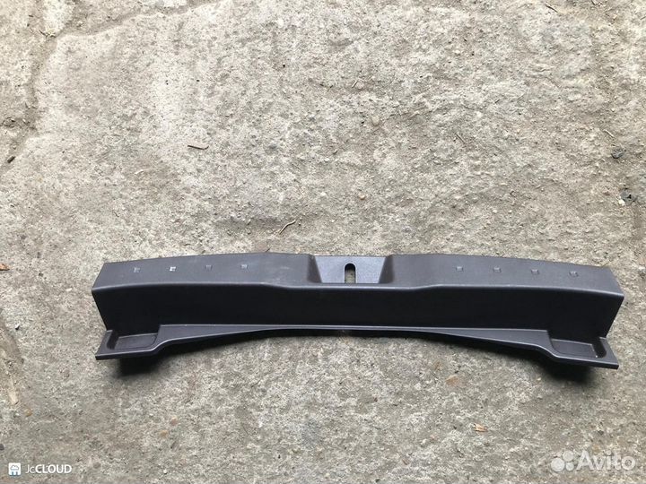 Накладка замка багажника на toyota passo NGC30 1nr