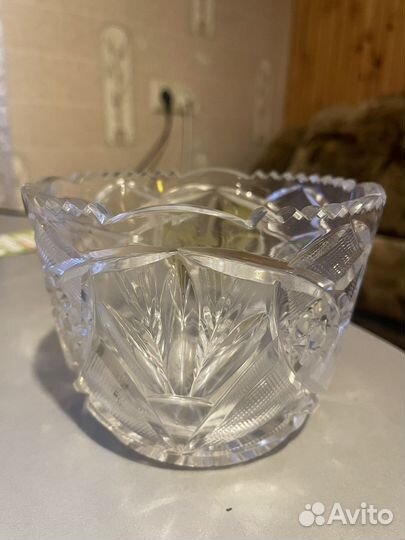 Хрустальная конфетница