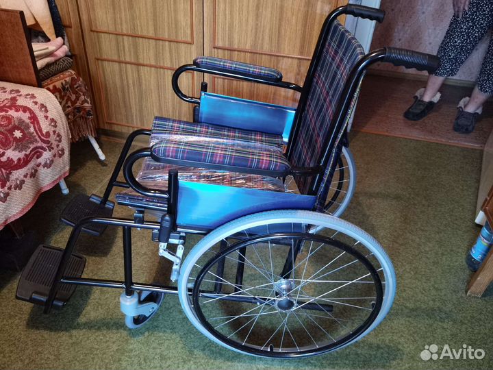 Кресло коляска для инвалидов