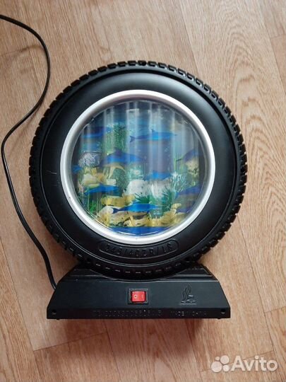 Светильник с плавающими рыбками