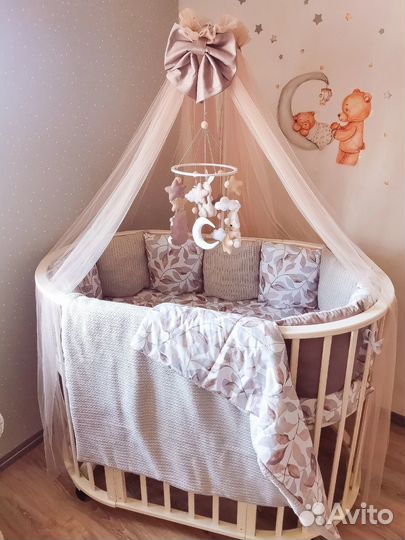 Балдахин с музыкальным мобилем из фетры