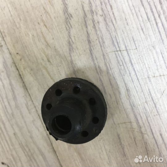 Кронштейн крепление Опора радиатора Renault logan