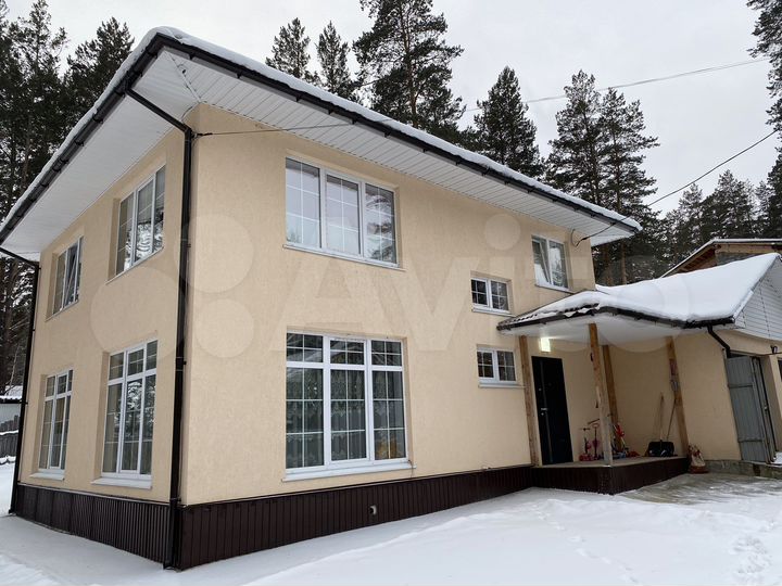 Дом 172 м² на участке 13 сот.