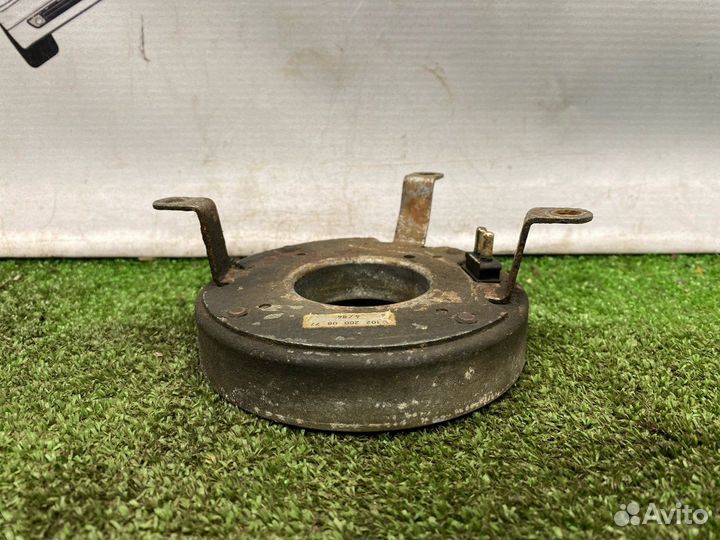 Магнит электровентилятора Mercedes-Benz M102