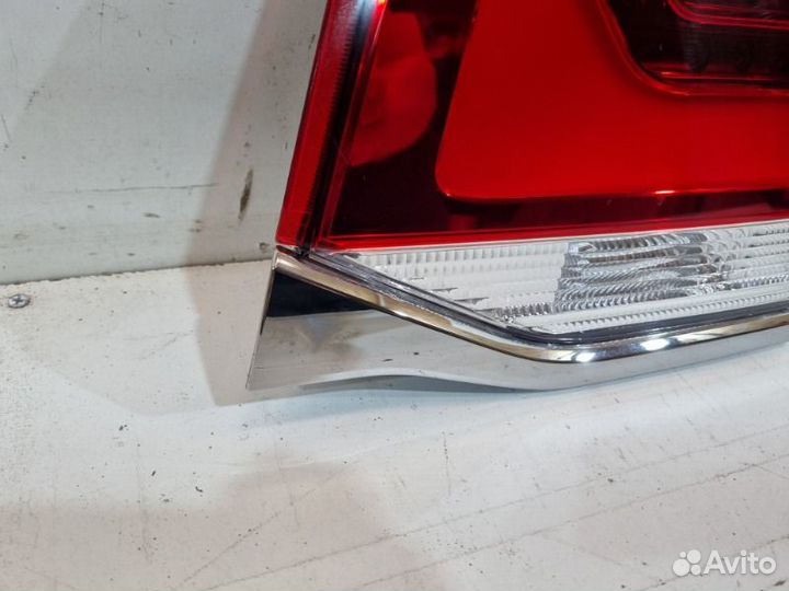 Фонарь задний правый Toyota Land Cruiser 200