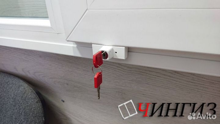 Детский замок на окно