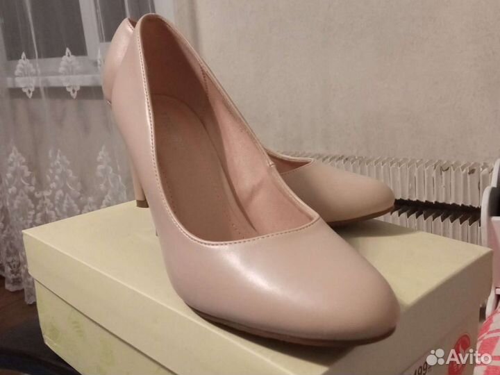 Туфли женские 39 размер бежевые
