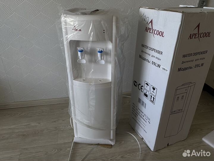 Кулер для воды новый